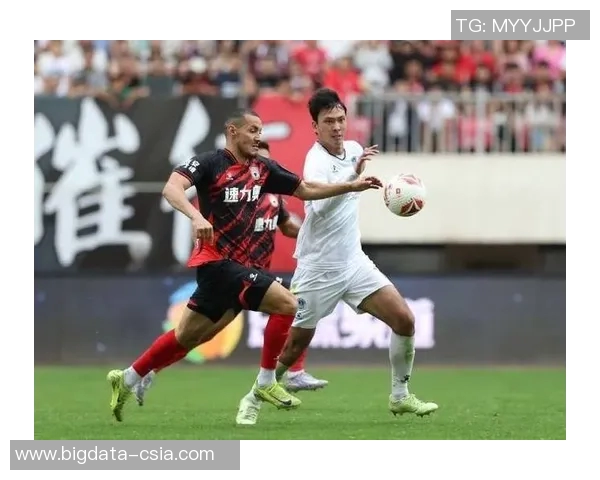 中国足球独具个性的球星展现多元魅力和独特风格 中国足球独具个性的球星展现多元魅力和独特风格