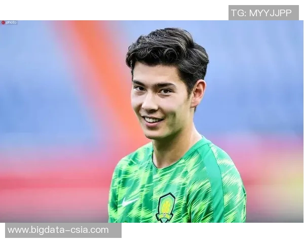 中国足球00后新星崛起 聚焦未来足坛潜力球员的发展与挑战