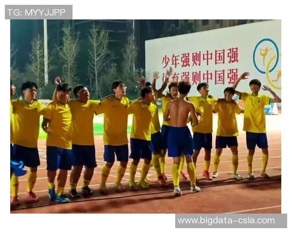 为足球巨星加油呐喊:热血应援口号助力赛场突破与荣耀 为足球巨星加油呐喊:热血应援口号助力赛场突破与荣耀